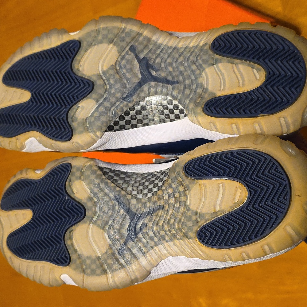 Jordan 11 Geotgetown low 2015 - Picture 4 of 8